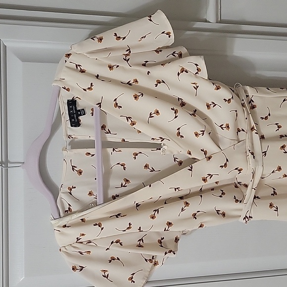 Floral Wrap Dress - Picture 3 of 4